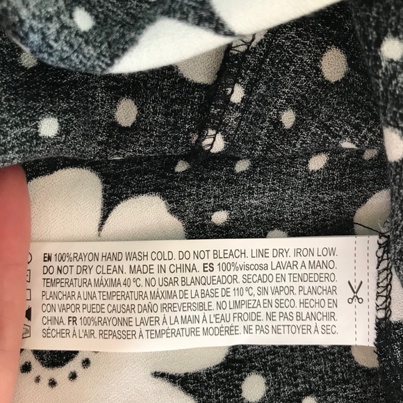 Cute black & white mini dress -Forever 21 - Picture 3 of 5